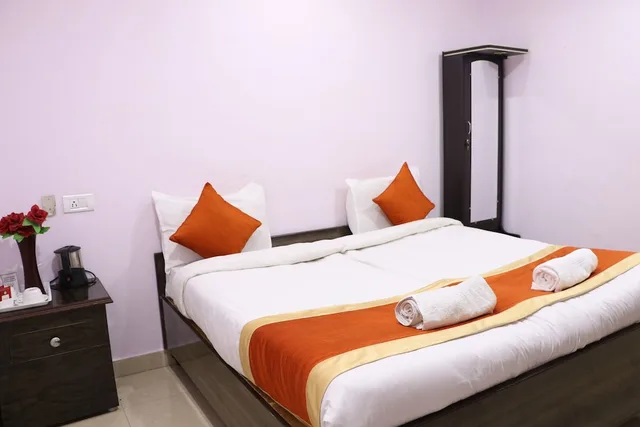 غرفة ديلوكس بسرير مزدوج، Hotel Sarweshwary 3/6