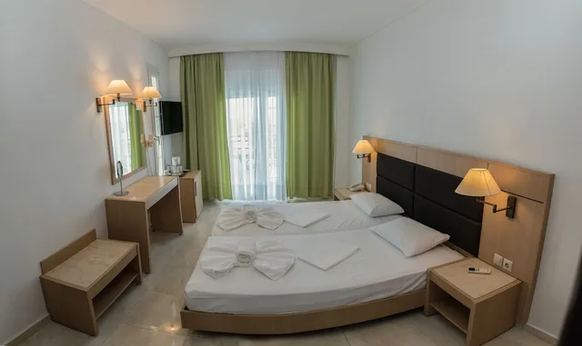 غرفة بسريرين منفصلين، Halkidiki Palace 1/4