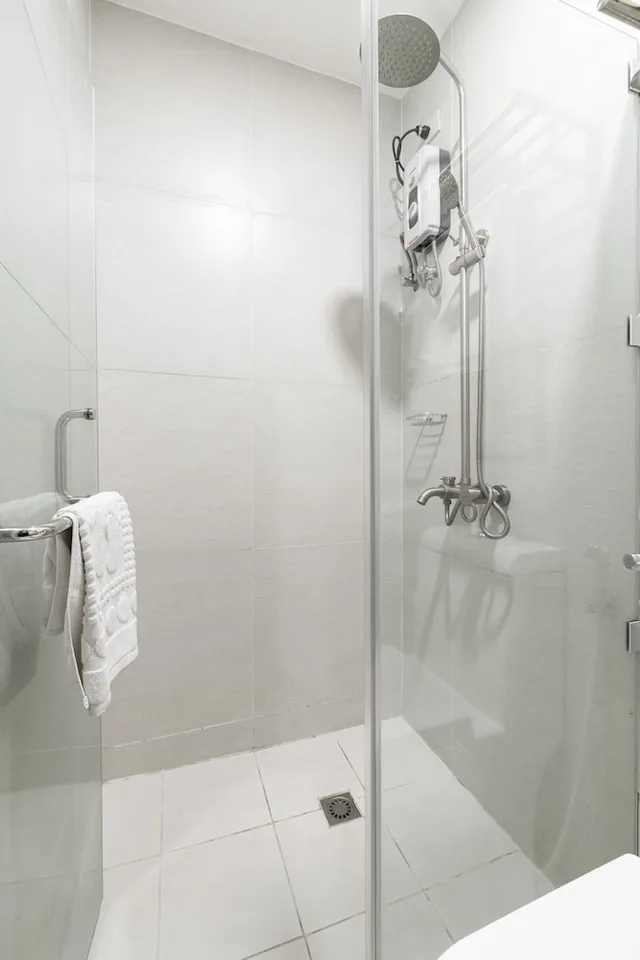 1 Bedroom, Superior, Double Bed, Artemis Place Makati 4/5