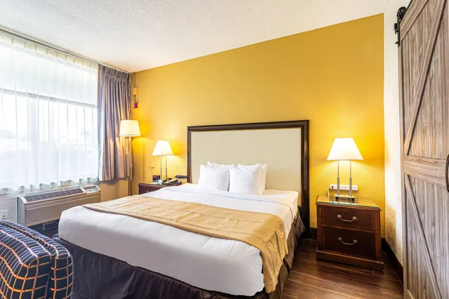 غرفة بسرير كينج لذوي الإعاقة، Quality Inn Boca Raton University Area 2/5