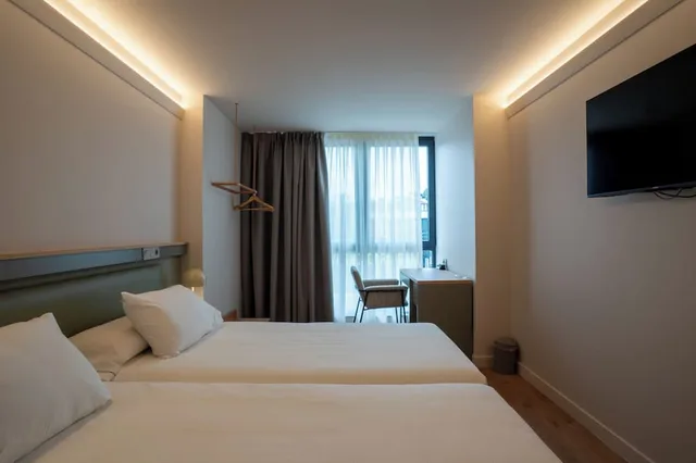 غرفة رومانسية بسريرين منفصلين، Hotel Los Pasiegos 2/10