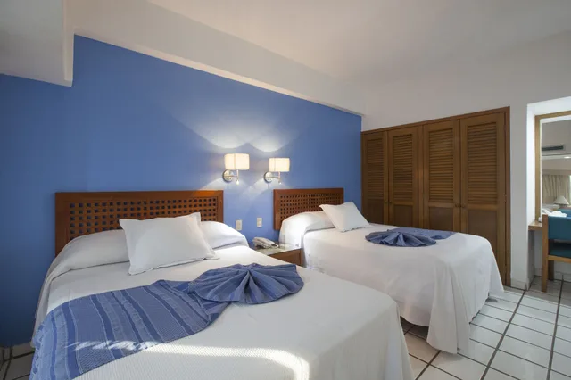 جناح بسريرين مزدوجين بإطلالة على البحر بمطبخ صغير، Costa De Oro Beach Hotel 2/7