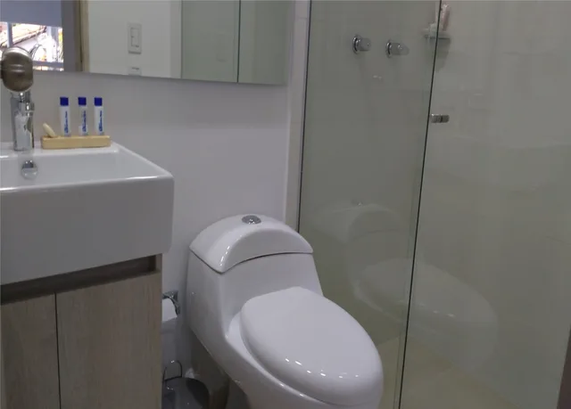 غرفة قياسية بسريرين منفصلين، Hotel Laureles Plaza 4/6