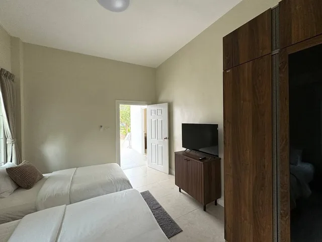 فيلا سيغنتشر بسرير كينج وسريرين منفصلين، Sabaii Bay Resort 5/9