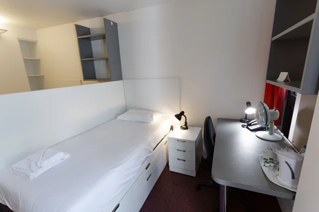 غرفة بسريرين منفصلين، Princes Gardens Campus Accommodation 2/6