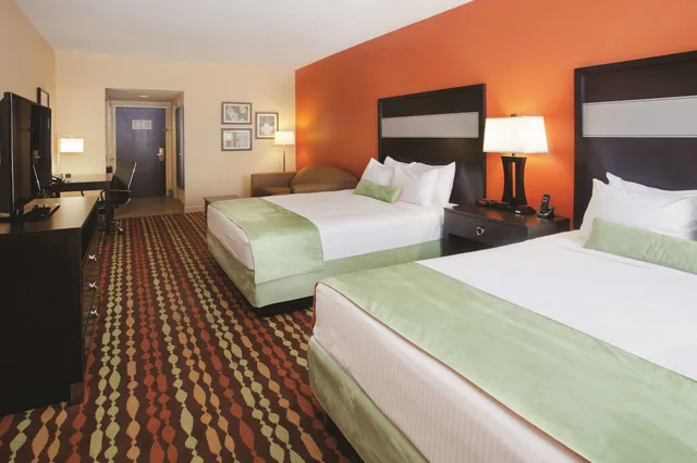 غرفة بسريرين كوين، La Quinta Inn and Suites by Wyndham Florence 1/9