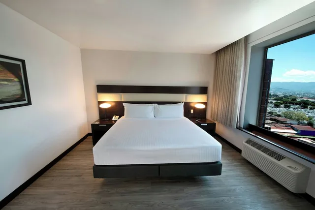 غرفة ديلوكس بسرير مزدوج، Four Points by Sheraton San Jose Sabana 2/10
