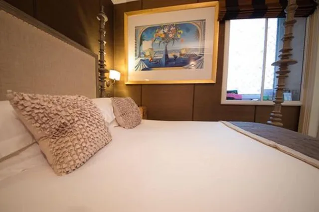 Compact, Superior, King Bed، Karma Sanctum Soho London 3/5