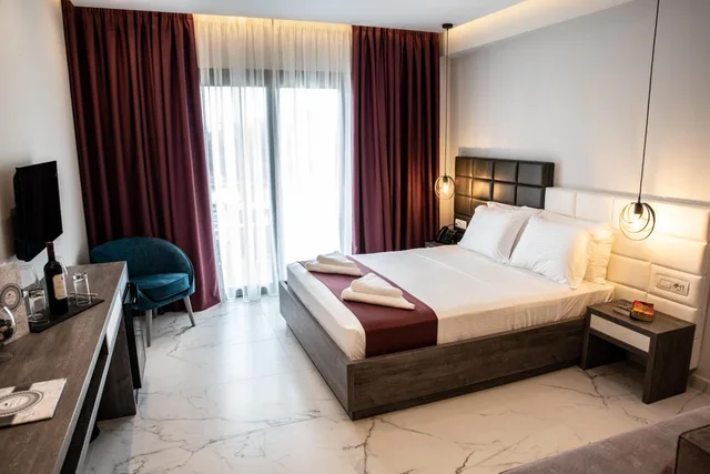 غرفة ثلاثية بشرفة، Lagaria Hotel 3/6