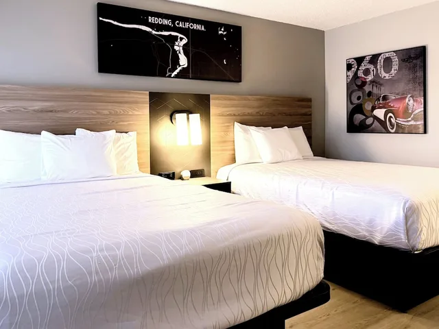 غرفة كلاسيكية بسريرين كوين بإطلالة على الفناء، Thunderbird Lodge 6/8