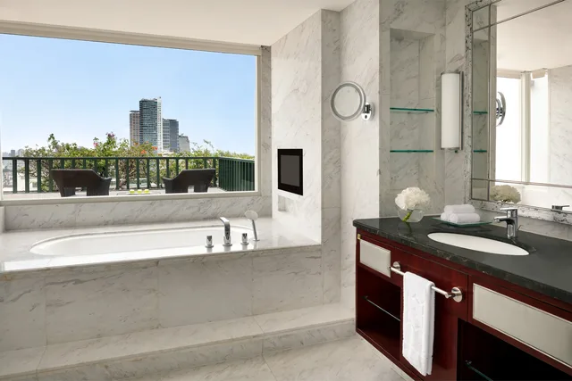 جناح بسرير كينج، Shangri-La Hotel Jakarta 2/2