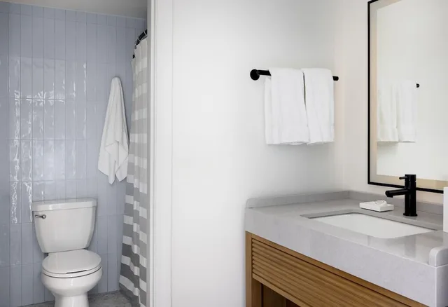 Room, 2 Queen Beds, Red Jacket Beach Resort Spa 5/6