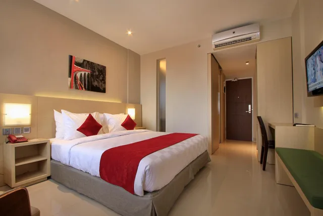غرفة ديلوكس بسرير مزدوج أو سريرين منفصلين بشرفة، Ohana Hotel Kuta 4/10
