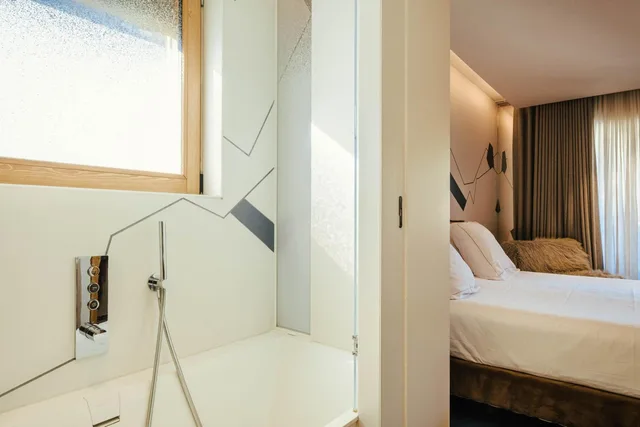 Deluxe, King Bed, Mountain View, Living Area, Hotel Chalet Les Saytels, Signature Collection 4/4