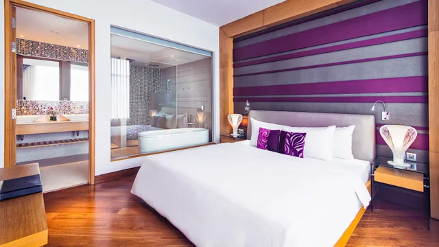Family Suite, 1 King and 1 Single Beds, Executive Level، Grand Mercure Danang 2/10