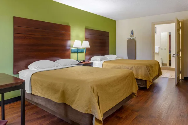 غرفة بسريرين مزدوجين، Econo Lodge Fayetteville, NC 2/4