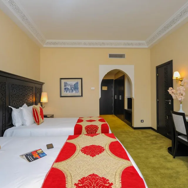 غرفة بسرير مزدوج أو سريرين منفصلين بإطلالة على المسبح، Hotel Riad Ennakhil 1/10
