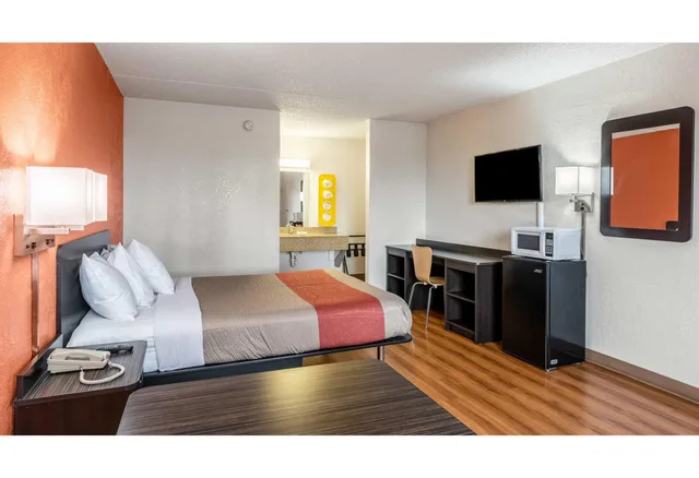1 Queen Bed - Non-Smoking, Micfridge، Motel6 Eloy, AZ - Casa Grande 3/4