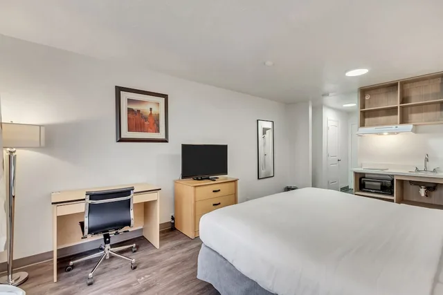 غرفة قياسية بسرير كينج، Clarion Inn Salt Lake City Airport 7/10