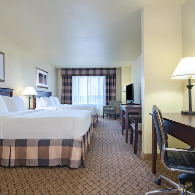 غرفة تنفيذية بسرير كينج لذوي الإعاقة، Holiday Inn Express Hotel And Suites el Dorado Ks 1/1