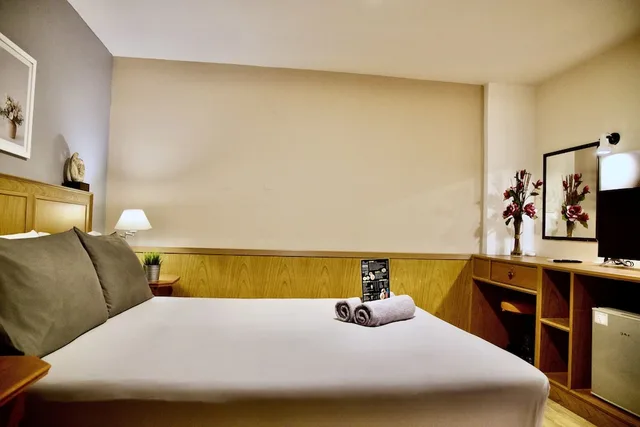 Budget, Queen Bed, No Window، Cha Am My House 1/2