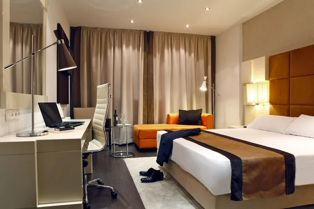 غرفة قياسية بسريرين منفصلين لذوي الإعاقة، Holiday Inn Madrid Las Tablas 3/3