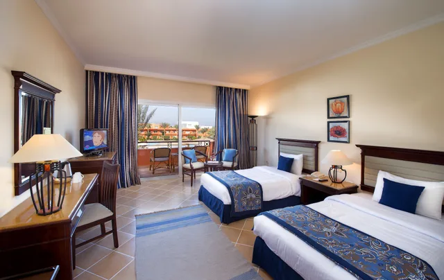 غرفة سوبيريور بسرير مزدوج بإطلالة على الحديقة، Amwaj Oyoun Resort and Spa 3/10