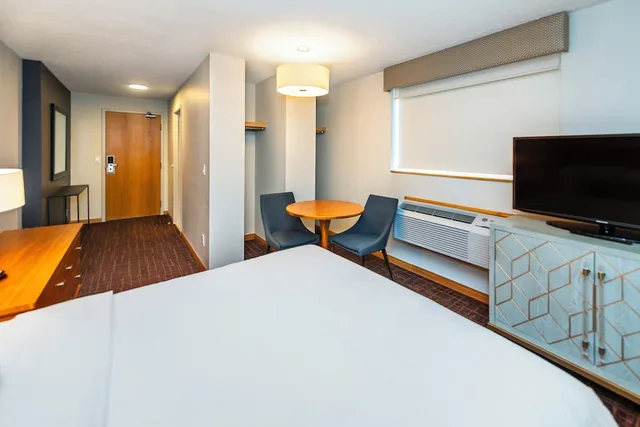 غرفة قياسية بسرير كوين، Banff Inn 2/5