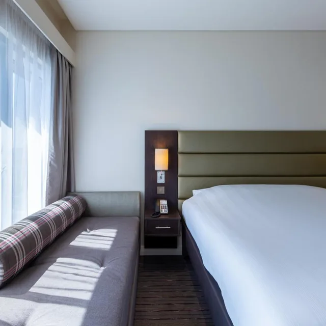 غرفة بسرير كينج للمدخنين، Premier Inn Doha Airport 6/10