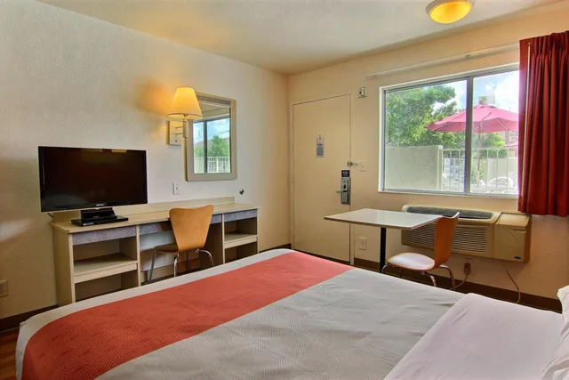 غرفة ديلوكس رباعية، Motel6 Kingsville, TX 6/8