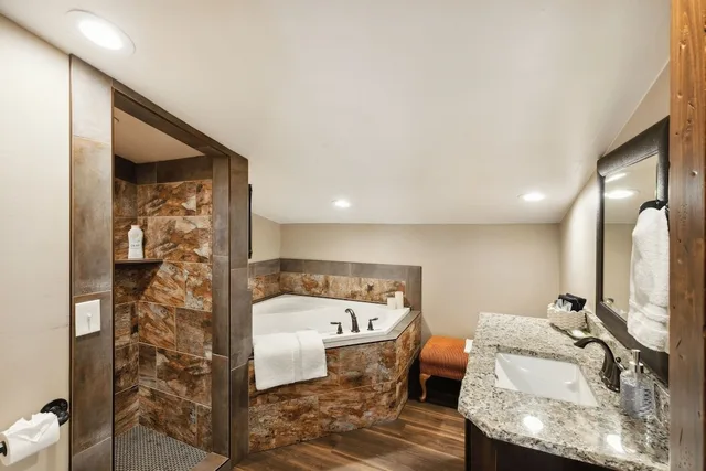 جناح بسرير كينج بغرفة نوم واحدة، Zion Cliff Lodge 1/1