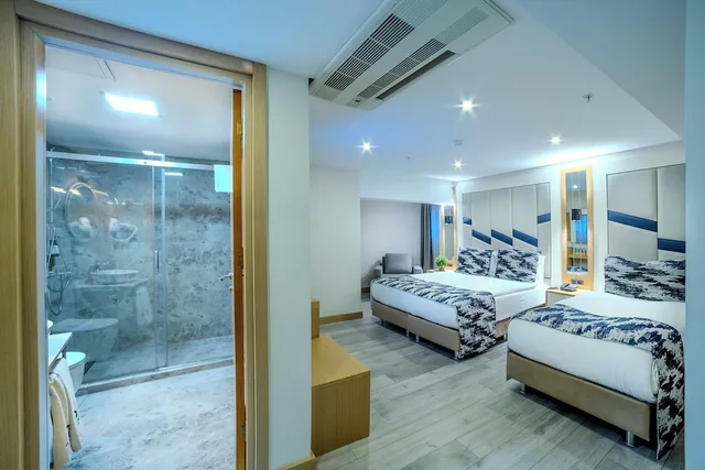 غرفة اقتصادية ثلاثية بسرير مزدوج وسرير فردي، Downtown Sirkeci Hotel 8/10