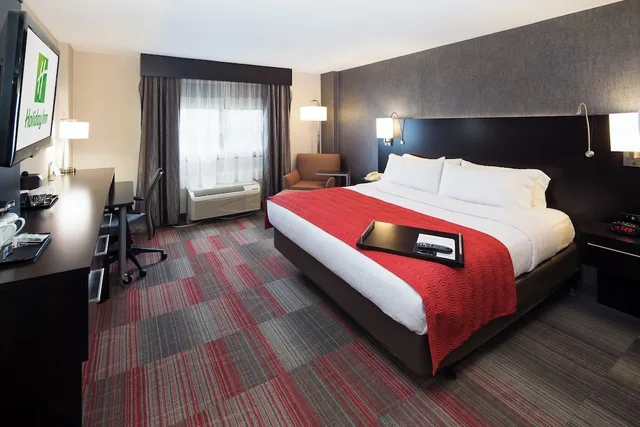 غرفة بريميوم بسرير كينج بإطلالة على النهر، Holiday Inn Milwaukee Riverfront 4/5