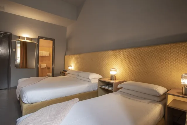 غرفة ثلاثية، Milani Hotel 1/10