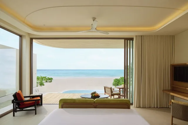 1 Bedroom, Beach Pool, Sunrise, Villa, King Bed، Centara Grand Lagoon Maldives 3/6