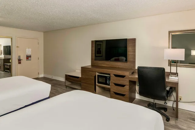 Premium, Double Bed, Red Lion Hotel Pocatello 2/3