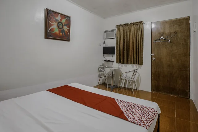 غرفة قياسية بسرير مزدوج، OYO 741 Sierra Travellers Inn 2/3