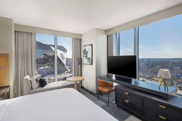 Panoramic, King Bed, Pool Floor، Signia by Hilton Atlanta Georgia World Congress Center 2/3