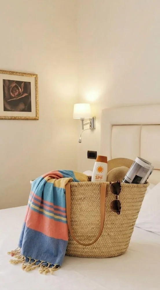 جناح جونيور بسرير كينج، Hotel Sant'andrea 4/6