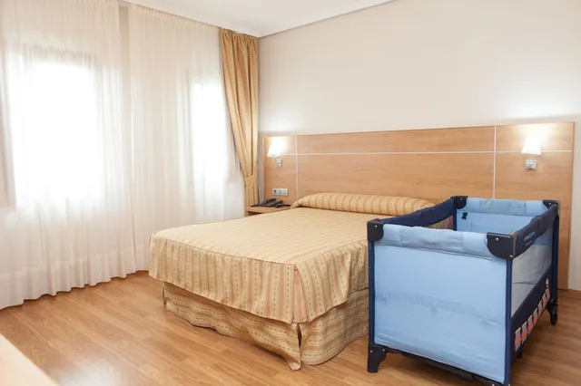 غرفة قياسية بسريرين منفصلين، Hotel Las Anclas 3/10