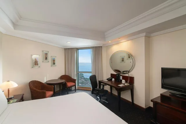 Room, Queen Bed, Ocean View, Catalonia Santo Domingo 2/4