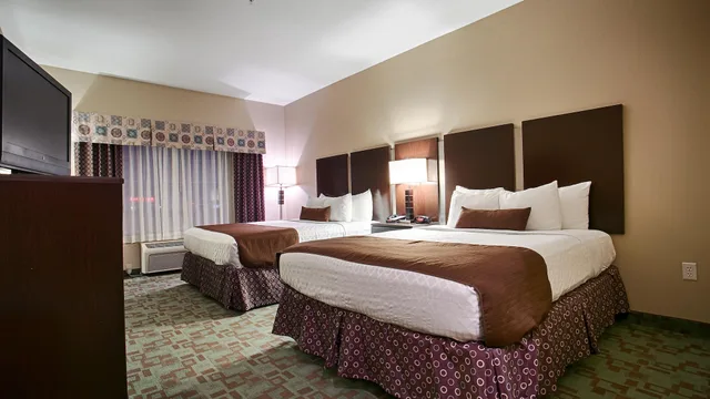 Standard, 2 Queen Beds, Best Western Plus Eastgate Inn & Suites 3/10