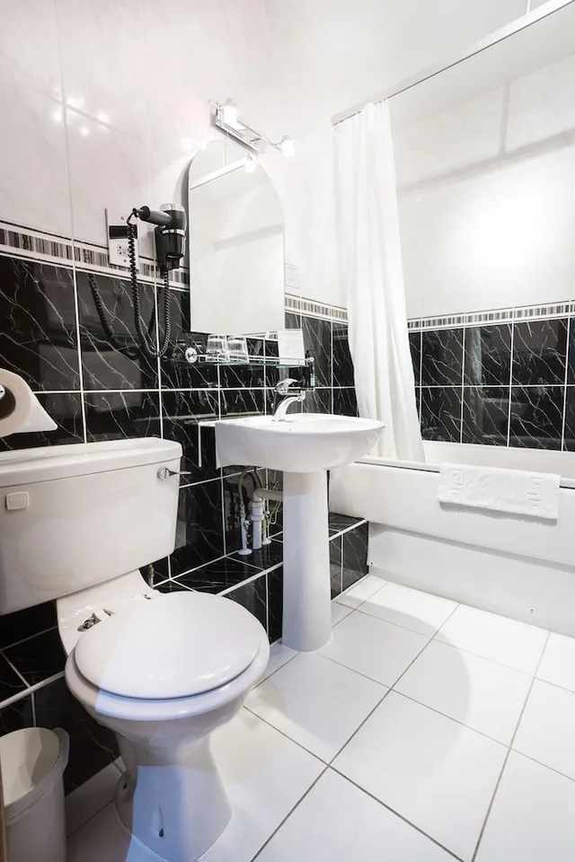 Deluxe, King Bed, Stanton House Hotel 2/3