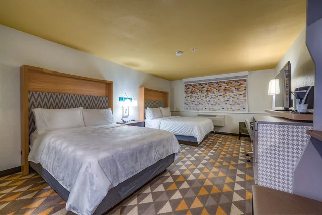 غرفة قياسية بسريرين كوين لذوي الإعاقة، Holiday Inn Tacoma Mall 3/6