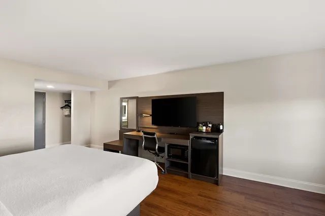 غرفة قياسية بسرير كينج، Best Western Shackleford 2/3