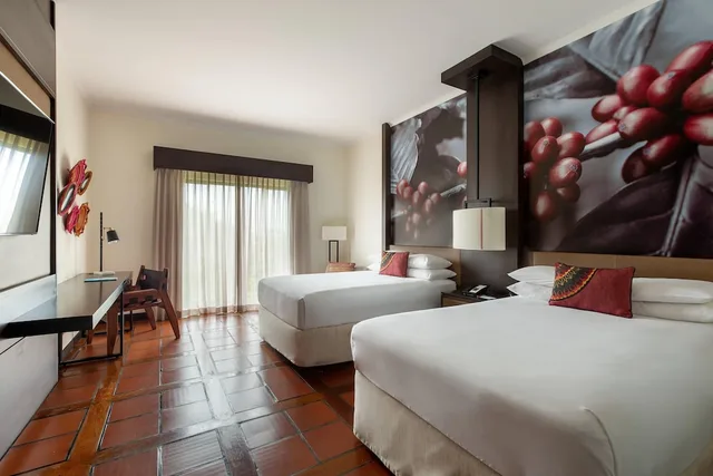 room, 2 double beds, pool access، Costa Rica Marriott Hotel Hacienda Belen 2/10