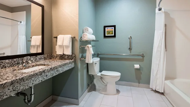 غرفة قياسية بسريرين كوين لذوي الإعاقة، Best Western Plus Owensboro 5/9
