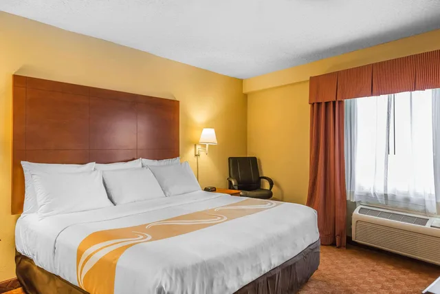 جناح بسرير كينج، Quality Inn Calera I-65 exit 231 1/2
