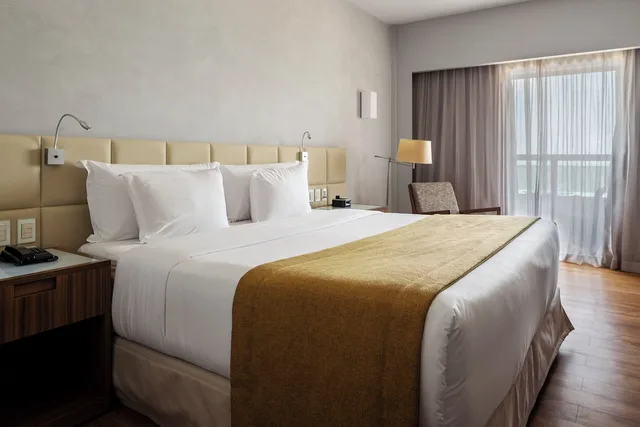 غرفة فاخرة بسرير كينج، Hotel Gran Marquise 1/4