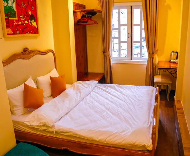 Home, Double Bed, Crazy House 1/1
